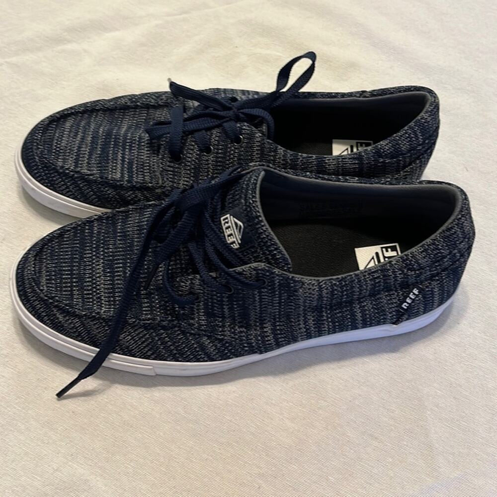 New without tags Reef “Deckhand” knit boat shoe style sneakers.  Size 9